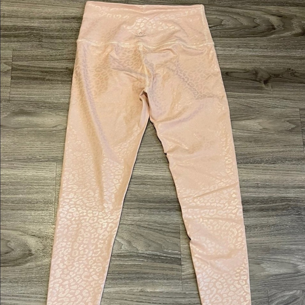 - Beyond Yoga cheetah Print